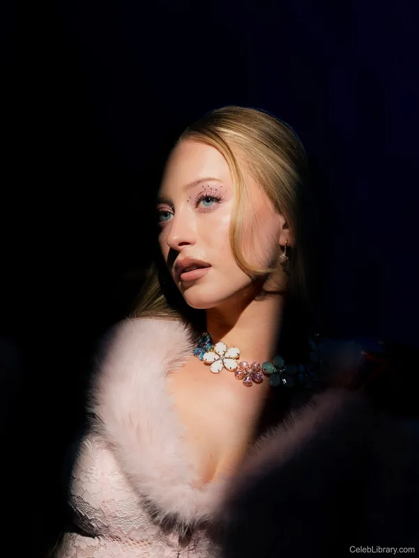 Sophia Diamond photo 8 of 1991