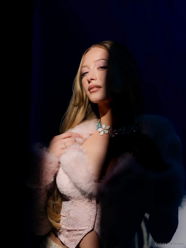 Sophia Diamond photo 9 of 1991