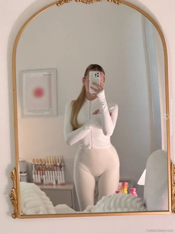 Sophia Diamond photo 24 of 1991