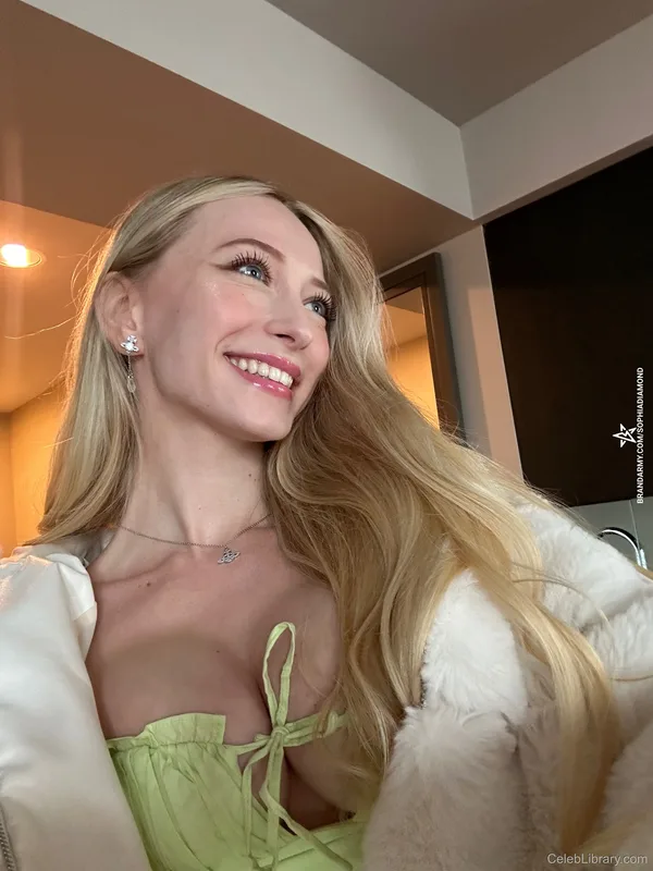 Sophia Diamond photo 19 of 1991