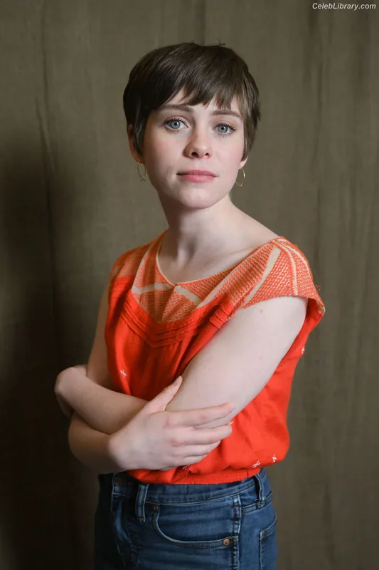 Sophia Lillis photo 1 of 128