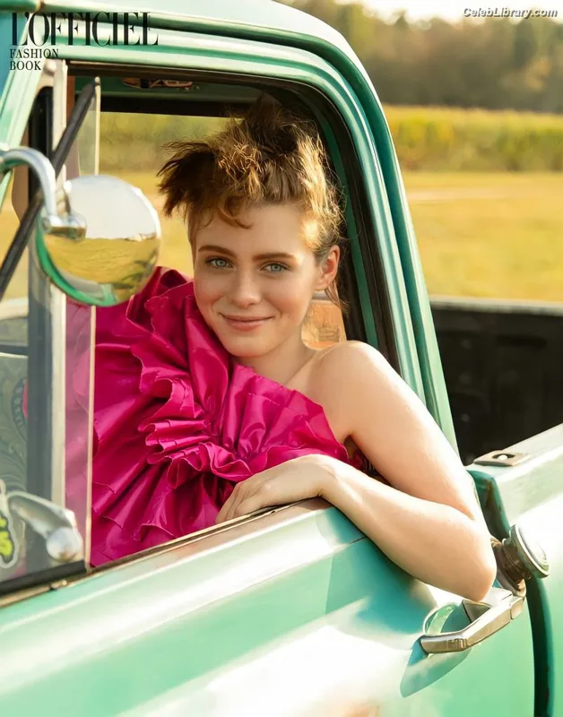 Sophia Lillis photo 7 of 128