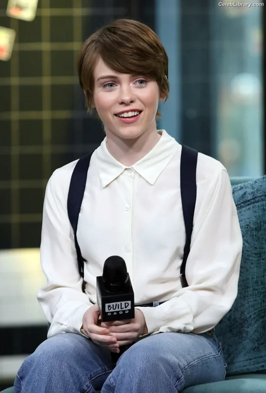Sophia Lillis photo 9 of 128