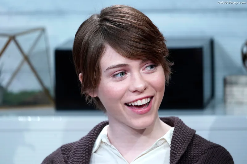Sophia Lillis photo 24 of 128