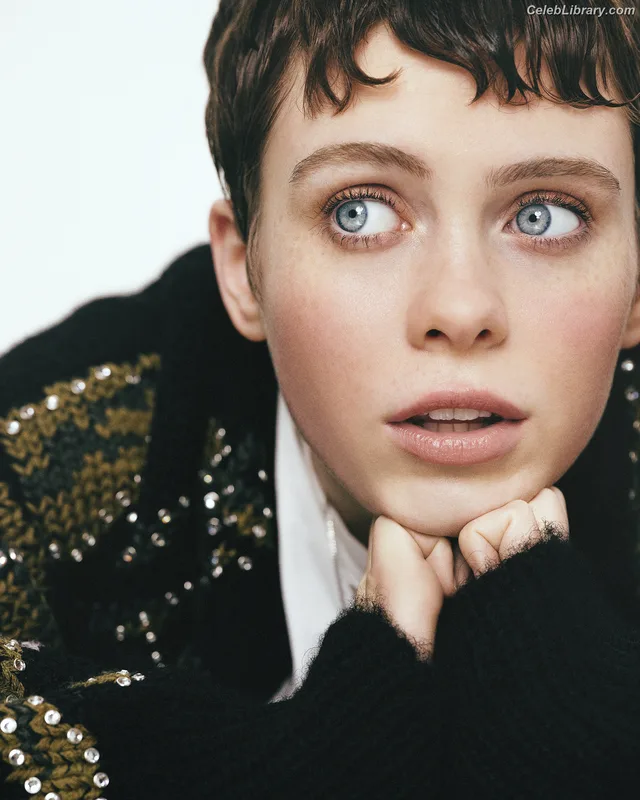 Sophia Lillis photo 2 of 128
