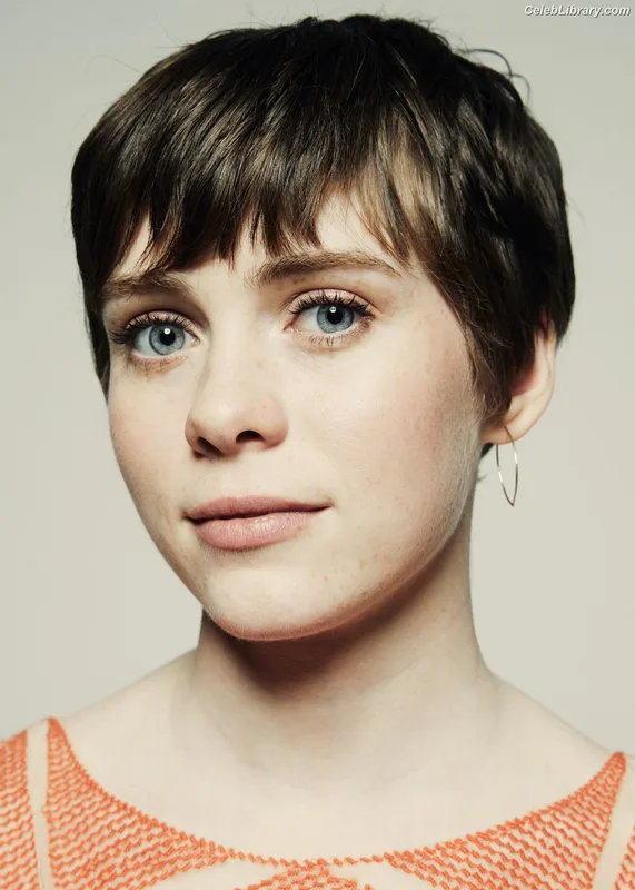 Sophia Lillis photo 4 of 128