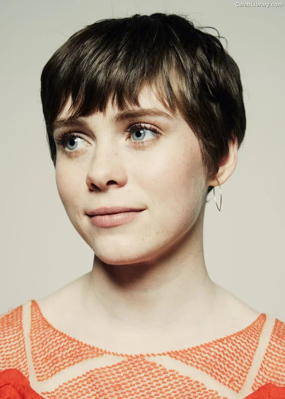 Sophia Lillis photo 6 of 128