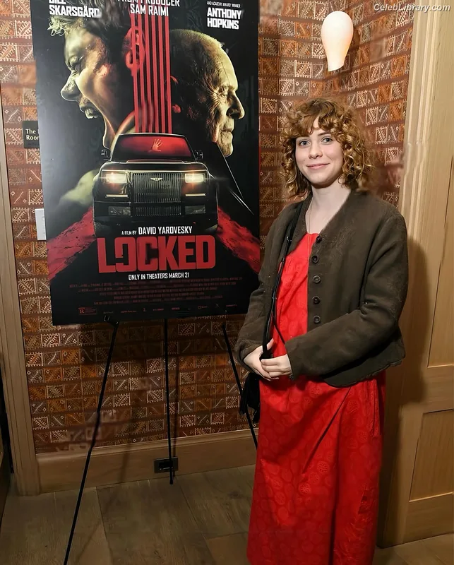 Sophia Lillis photo 18 of 128
