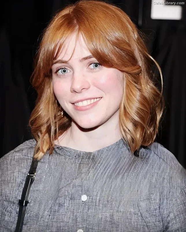 Sophia Lillis photo 21 of 128