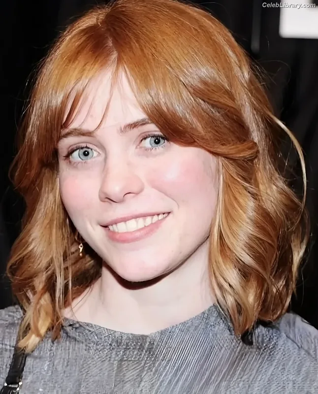 Sophia Lillis photo 22 of 128