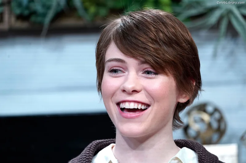 Sophia Lillis photo 2 of 128