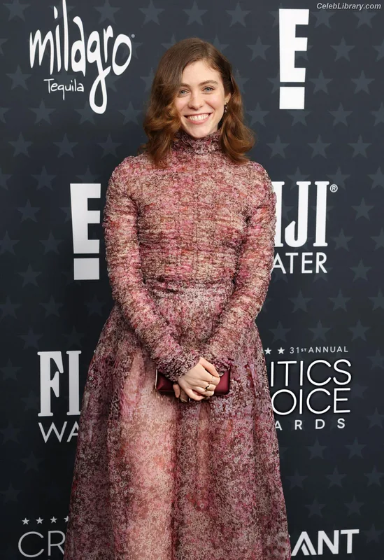 Sophia Lillis photo 19 of 128
