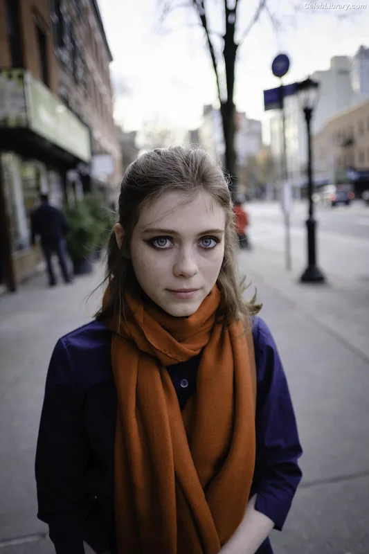 Sophia Lillis photo 1 of 128