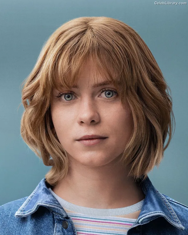 Sophia Lillis photo 1 of 128