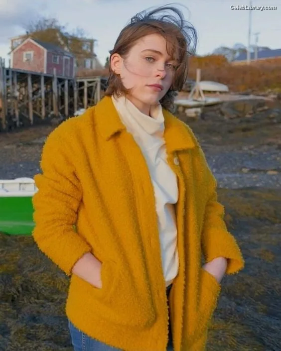 Sophia Lillis photo 3 of 128