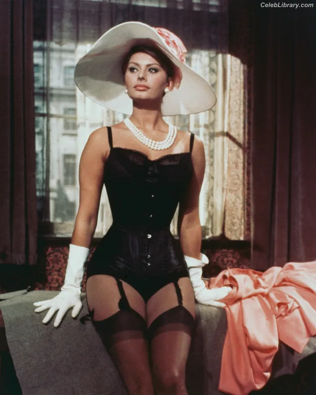 Sophia Loren photo 3 of 80