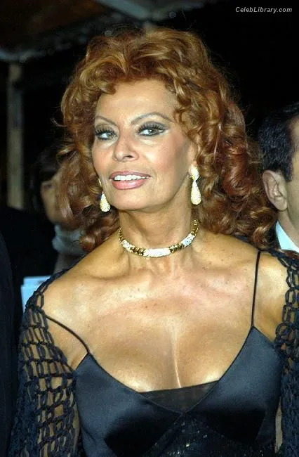 Sophia Loren photo 7 of 80