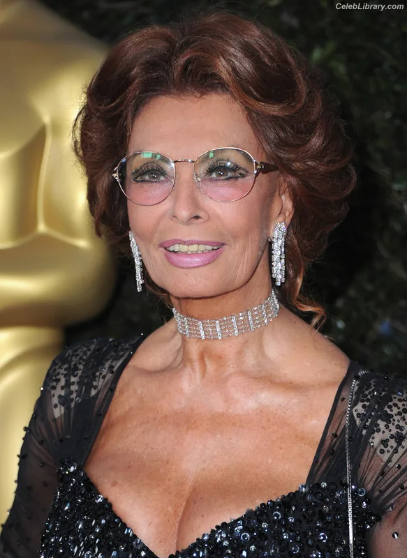Sophia Loren photo 8 of 80