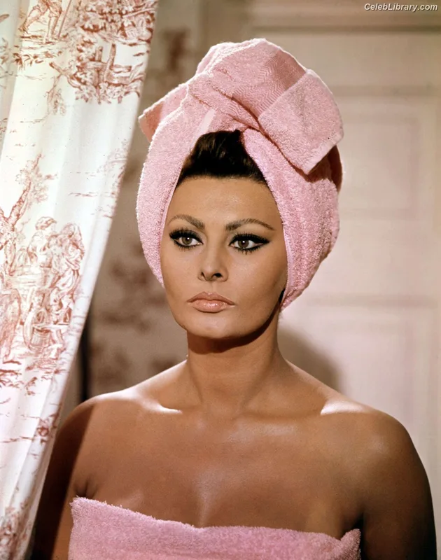 Sophia Loren photo 12 of 80
