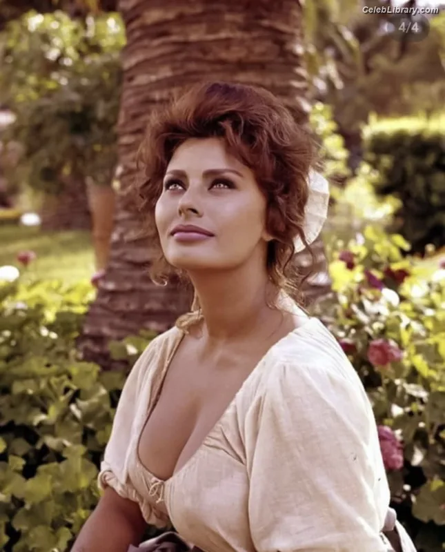 Sophia Loren photo 20 of 80