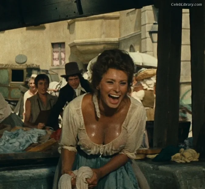 Sophia Loren photo 4 of 80