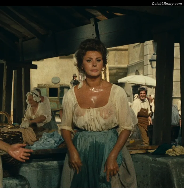 Sophia Loren photo 7 of 80