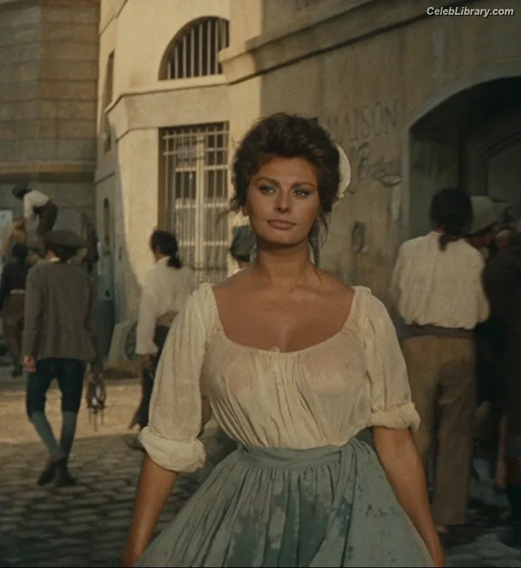 Sophia Loren photo 10 of 80