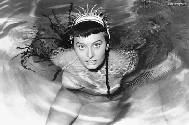 Sophia Loren photo 3 of 80