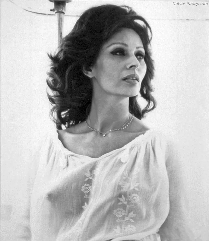 Sophia Loren photo 14 of 80