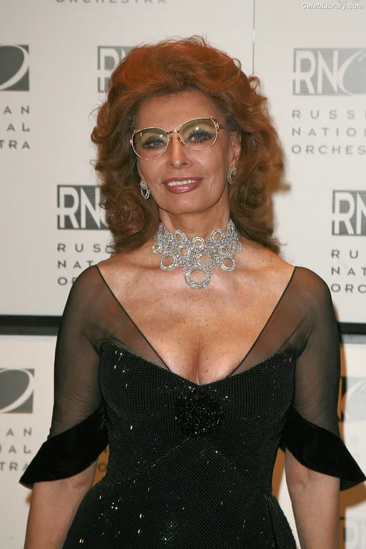Sophia Loren photo 3 of 80