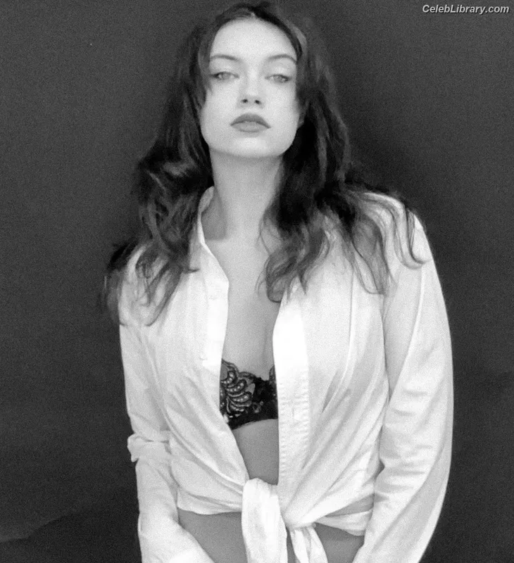 Sophia Tatum photo 17 of 34