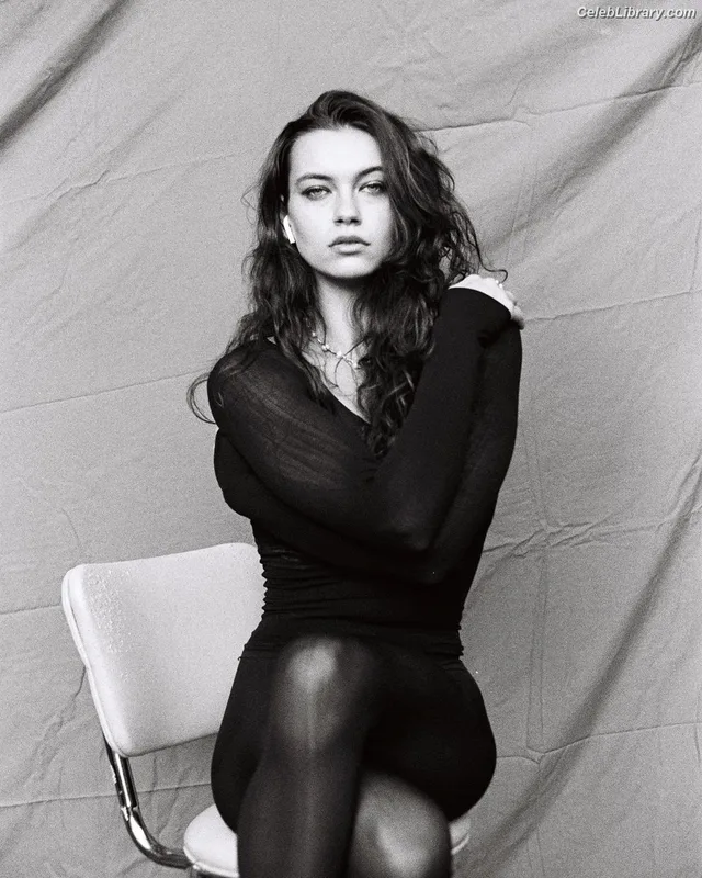 Sophia Tatum photo 2 of 34