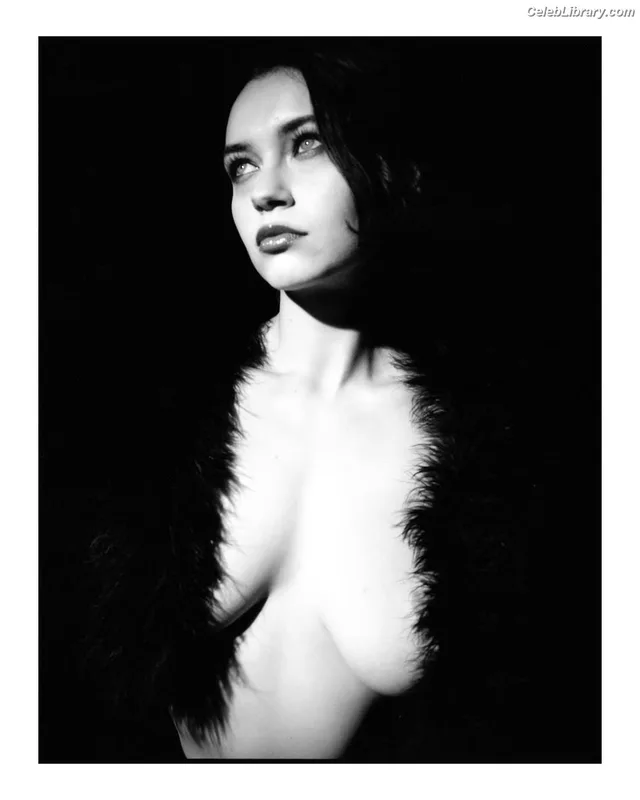 Sophia Tatum photo 4 of 34