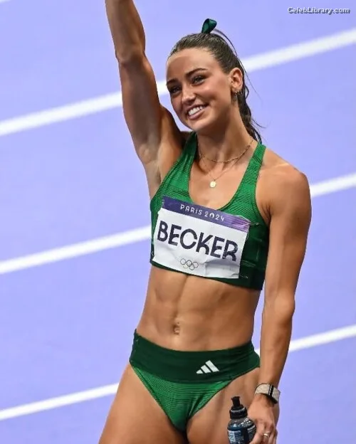 Sophie becker photo 12 of 47
