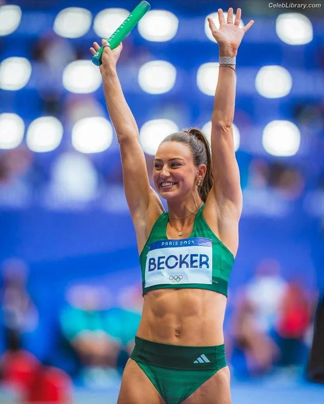 Sophie becker photo 2 of 47