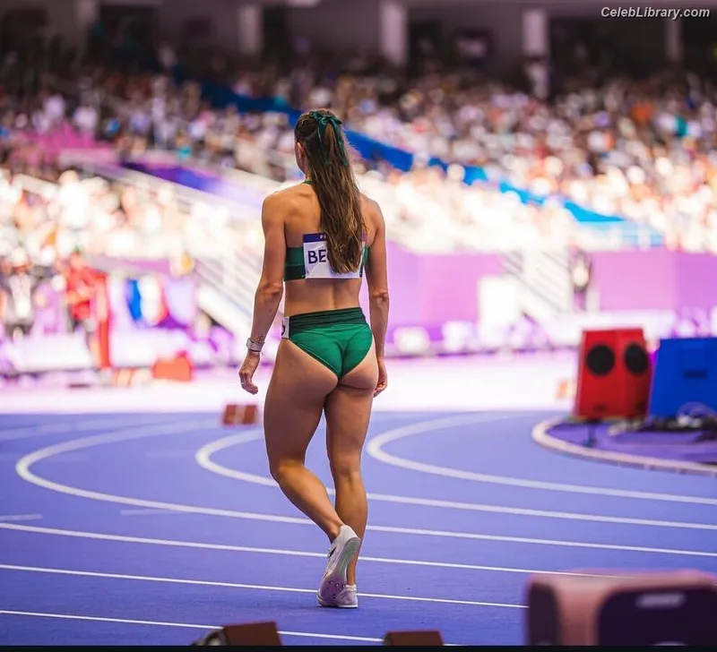 Sophie becker photo 5 of 47