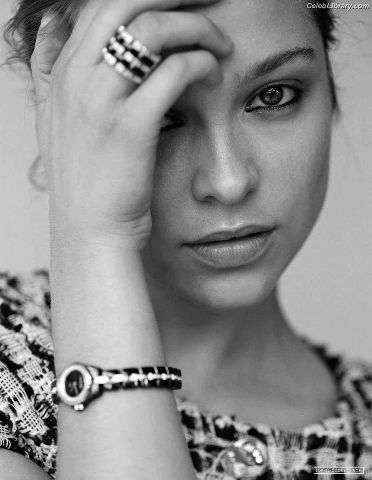 Sophie Cookson photo 4 of 9