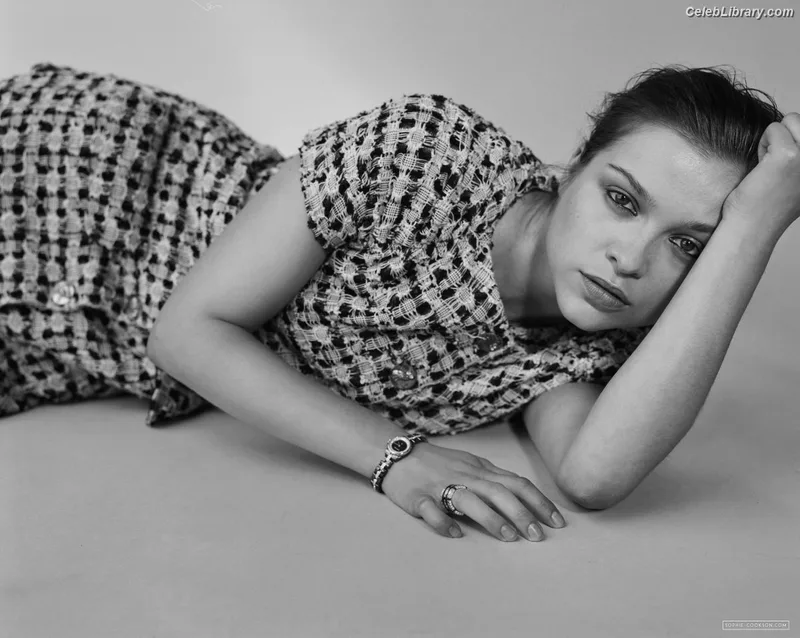 Sophie Cookson photo 7 of 9