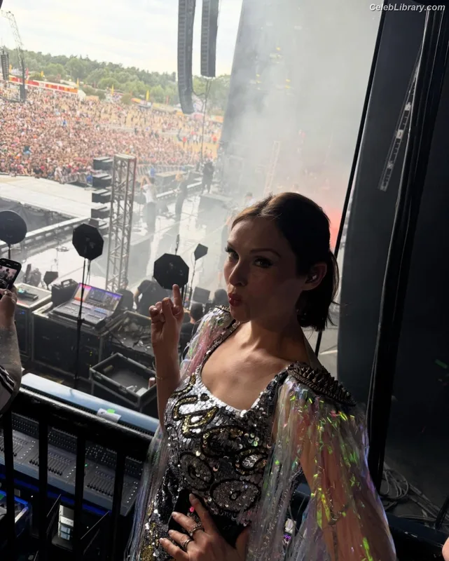 Sophie Ellis-Bextor photo 9 of 52
