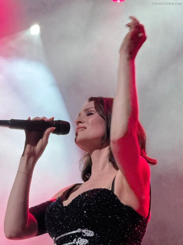 Sophie Ellis-Bextor photo 4 of 52