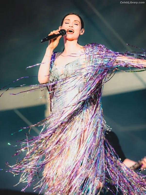 Sophie Ellis-Bextor photo 11 of 52