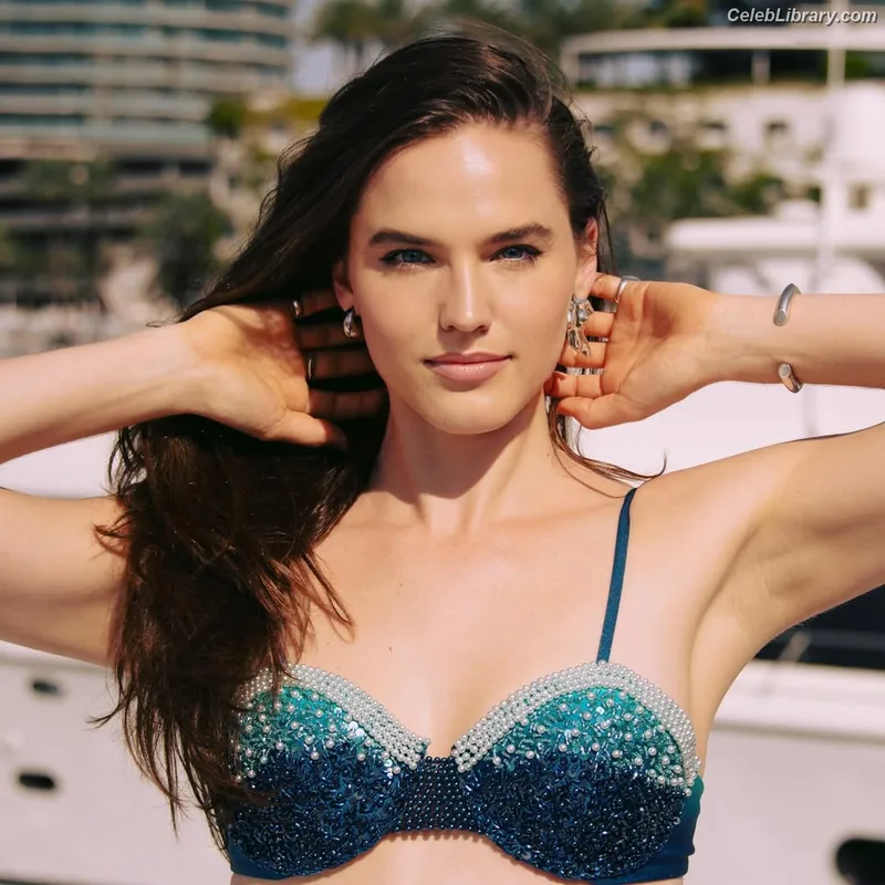 Sophie Hawley-Weld photo 1 of 34