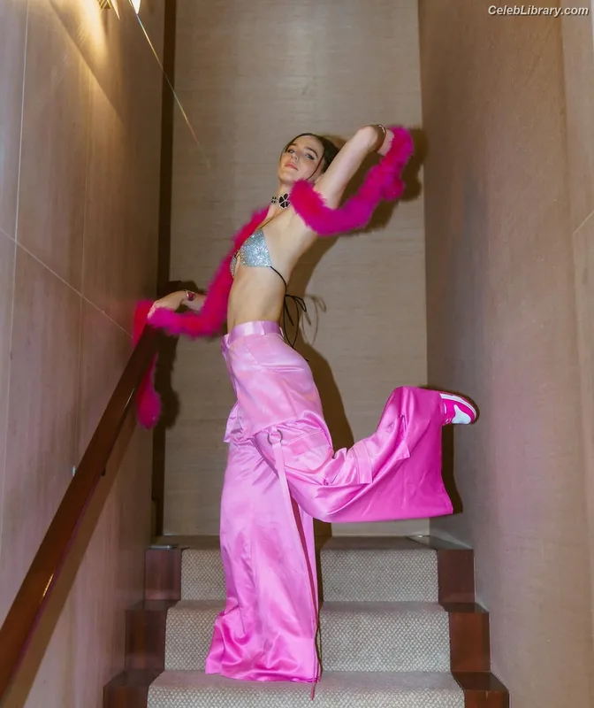 Sophie Hawley-Weld photo 8 of 34