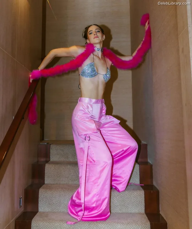 Sophie Hawley-Weld photo 10 of 34