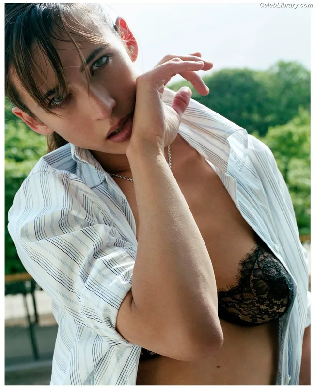 Sophie Marceau photo 10 of 223