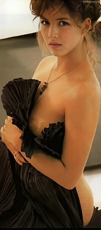 Sophie Marceau photo 17 of 223