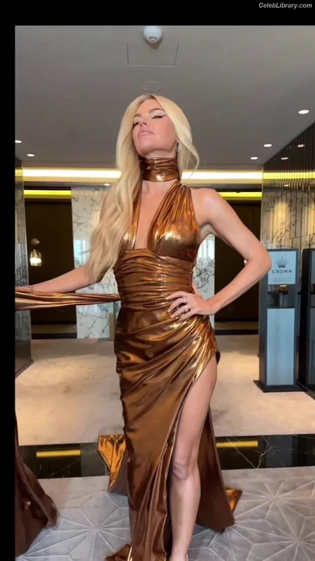 Sophie Monk photo 16 of 57