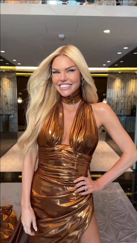 Sophie Monk photo 18 of 57