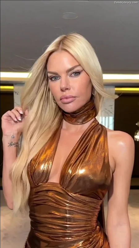 Sophie Monk photo 19 of 57
