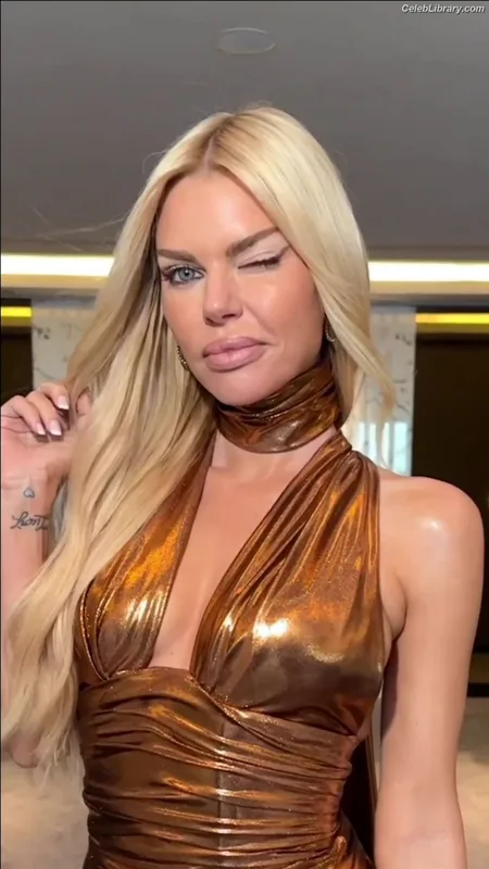 Sophie Monk photo 20 of 57